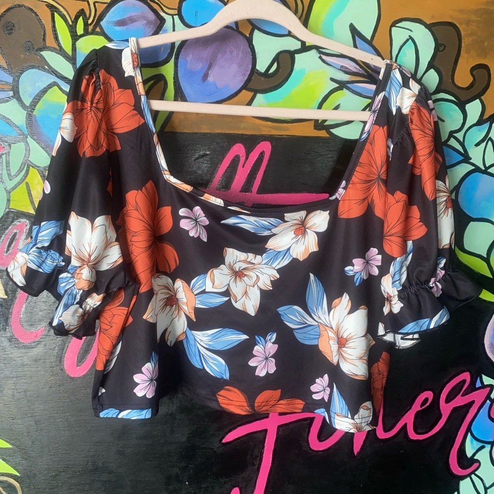 Womens Black Floral Cropped Short Sleeve Blouse Size 3XL